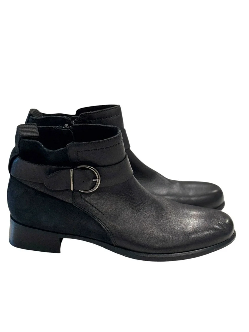 Munro Black Leather Ankle Boots with Buckle Strap Detail Size 8.5
